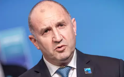 Bulgariens Ministerpräsident Rumen Radev zufolge gab es vor der Küste des Landes erneut Drohnenangriffe auf kommerzielle Schiffe. (Archivfoto) - Foto: Michael Kappeler/dpa