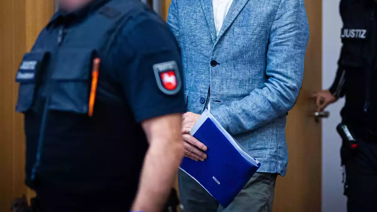 Christian B. steht wegen Beleidigung vor Gericht. (Archivbild) - Bild: Moritz Frankenberg/dpa-Pool/dpa