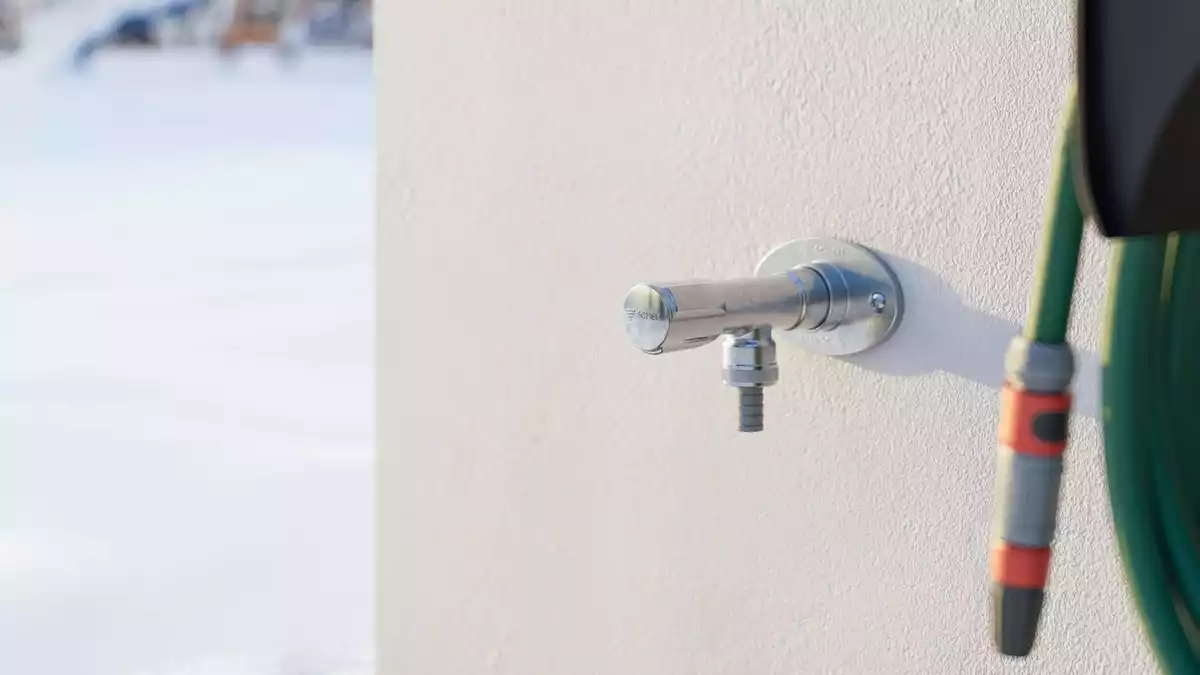 Frostschäden am Haus vermeiden: Außenleitungen rechtzeitig winterfest machen - Bild: presseportal.de