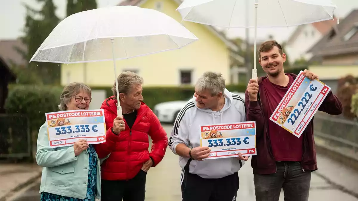 Straubing feiert das große Los: Postcode Lotterie verteilt zwei Millionen Euro an Gewinnergruppe - Bild: presseportal.de