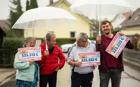 Straubing feiert das große Los: Postcode Lotterie verteilt zwei Millionen Euro an Gewinnergruppe - Foto: presseportal.de