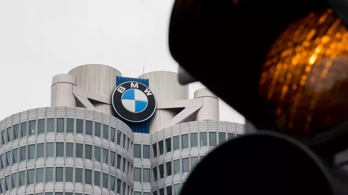 In Europa und den USA hat sich BMW solide geschlagen - in China geht es dagegen drastisch nach unten. (Archivbild) - Bild: Tobias Hase/dpa