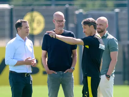 Die BVB-Führung um Sportchef Lars Ricken, Clubchef Carsten Cramer und Sportdirektor Ole Book vertraut Niko Kovac. (Archivbild) - Foto: Bernd Thissen/dpa