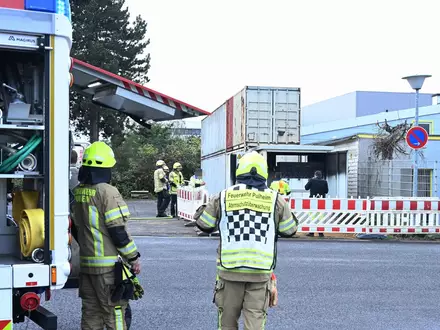 FW Pulheim: Feuer in Trafostation - Foto: presseportal.de