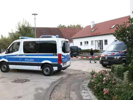 Bei einer routinemäßigen Waffenkontrolle sind zwei Behördenmitarbeiter getötet worden. (Archivbild) - Foto: Daniel Löb/dpa
