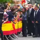 Mit dem Besuch setzen König Felipe und Königin Letizia ein politisches Signal. - Bild: Manu Fernandez/AP/dpa