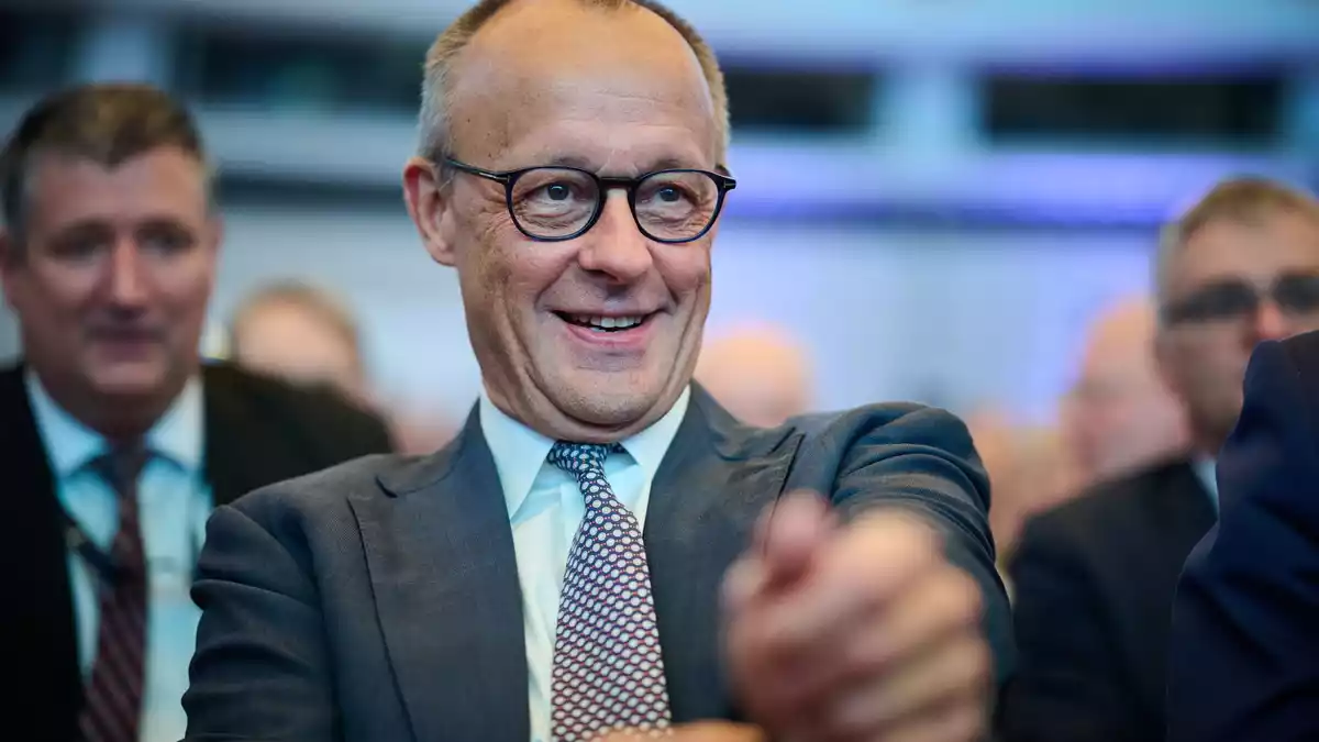 Bundeskanzler Friedrich Merz (CDU) bekräftigt auf dem Arbeitgebertag seinen Reformwillen. - Bild: Bernd von Jutrczenka/dpa