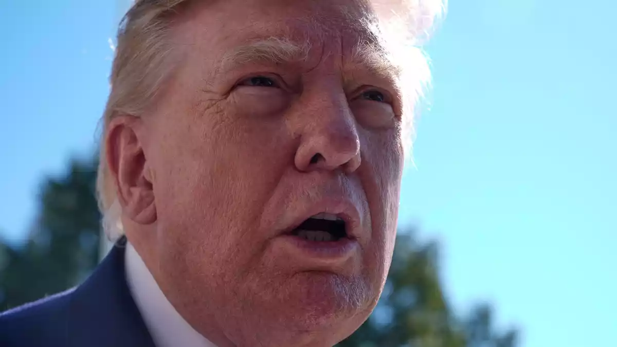 Trump richtet eine Warnung an die Huthi-Miliz. - Bild: Manuel Balce Ceneta/AP/dpa