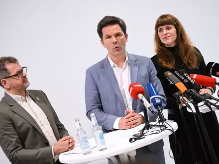 Der Sondierungsprozess zwischen den Spitzen von Linke, SPD und Grünen in Berlin ist ins Stocken geraten. (Archivbild)  - Foto: Annette Riedl/dpa