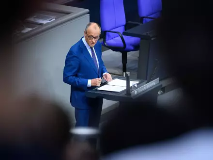 Am Donnerstag und Freitag nimmt der Kanzler am EU-Gipfel in Brüssel teil. - Foto: Bernd von Jutrczenka/dpa