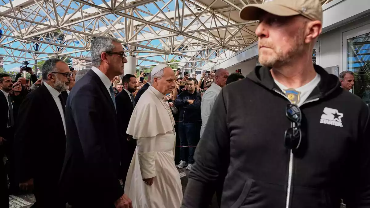 Bei dem 71-Jährigen war ein Knoten in der Lunge entdeckt worden. - Bild: Alessandra Tarantino/AP/dpa