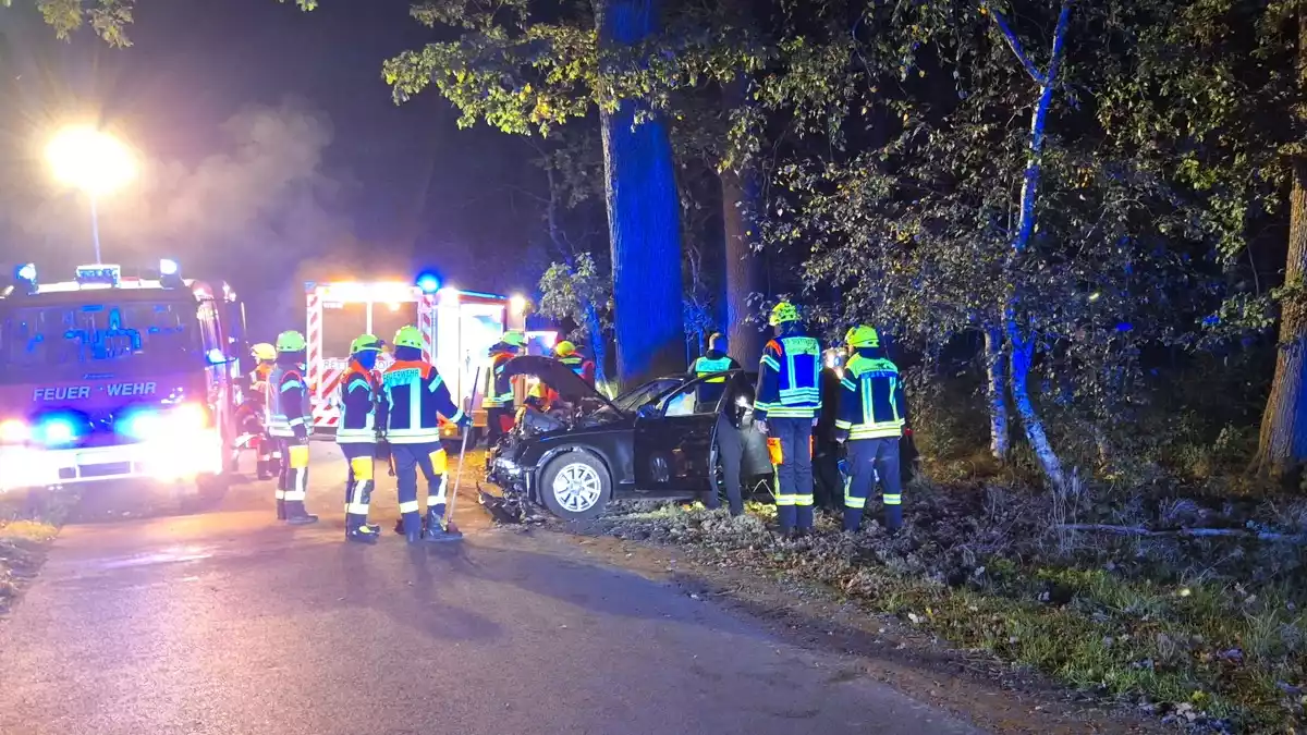 FW-ROW: Schwerer Verkehrsunfall in Ahausen - drei Verletzte - Bild: presseportal.de