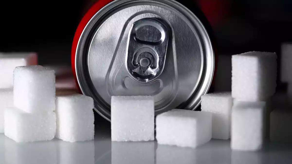 Union und SPD hatten lange um die Details einer Steuer auf zuckerhaltige Getränke gerungen. (Symbolbild)  - Bild: Sven Hoppe/dpa