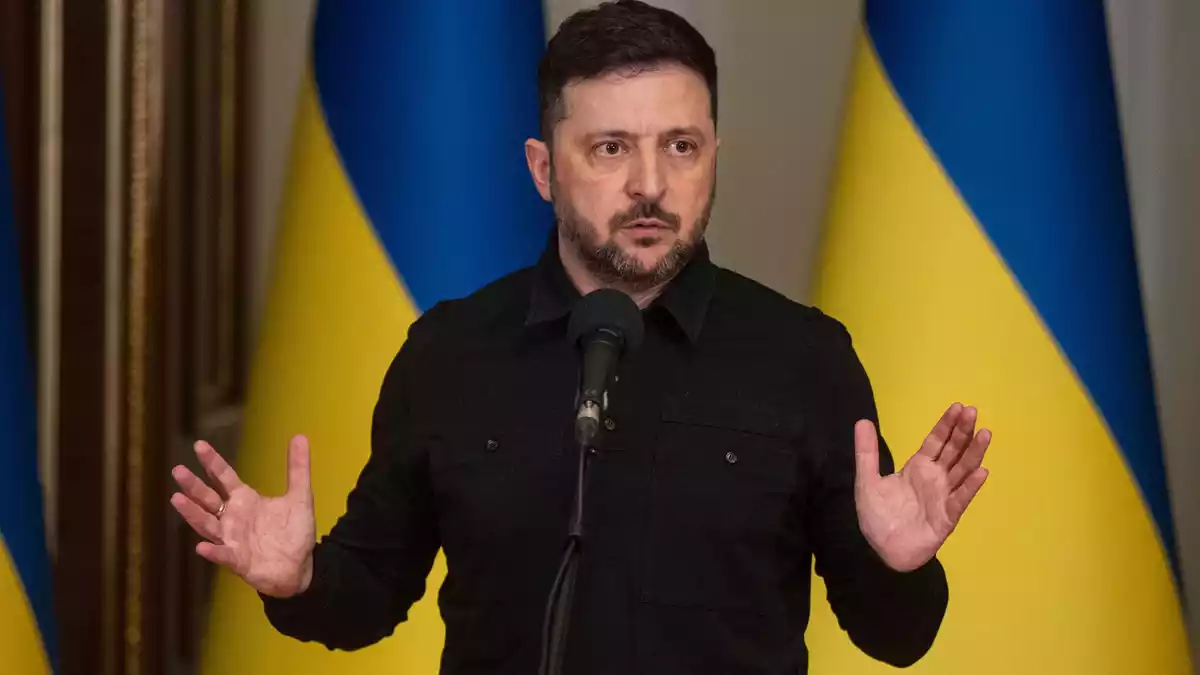 Der ukrainische Präsident Selenskyj fühlt sich von den USA im Stich gelassen. (Archivbild) - Bild: Danylo Antoniuk/AP/dpa
