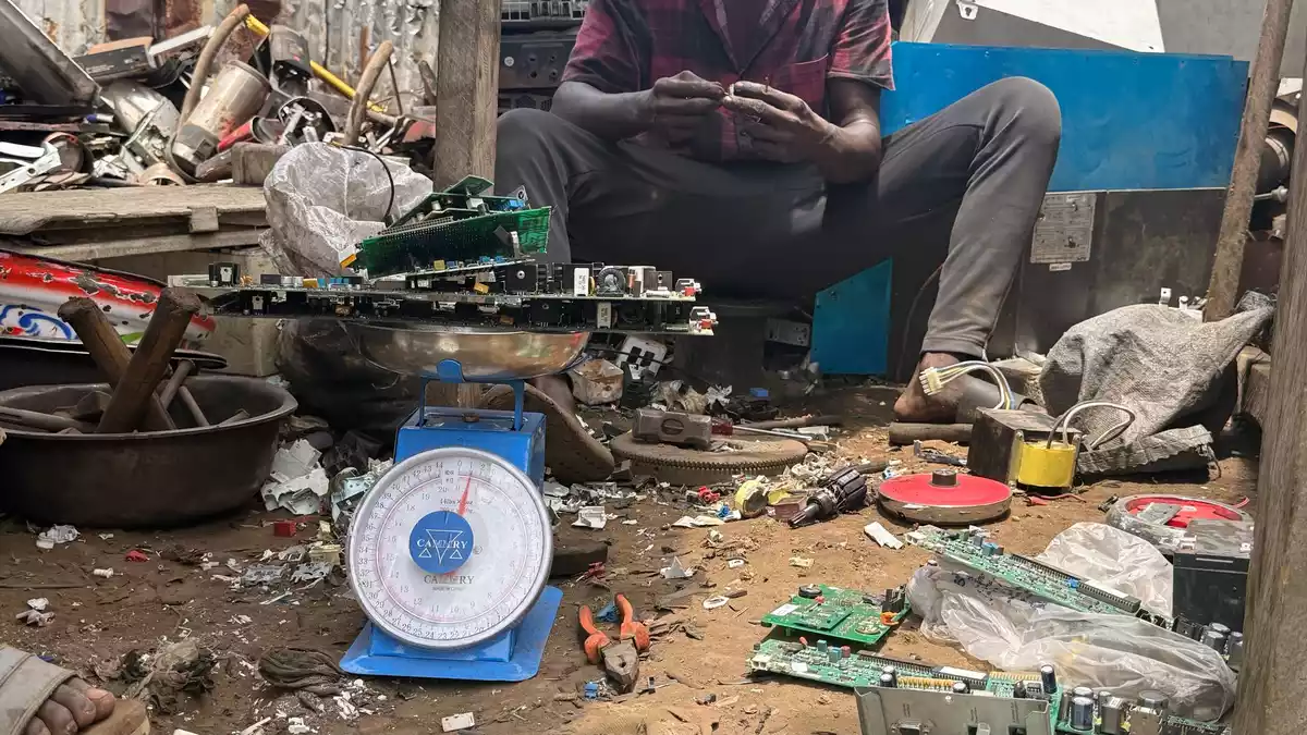 Nur gut ein kleiner Teil des Elektroschrotts weltweit wird nachweislich ordnungsgemäß gesammelt und recycelt.  - Bild: Christina Peters/dpa