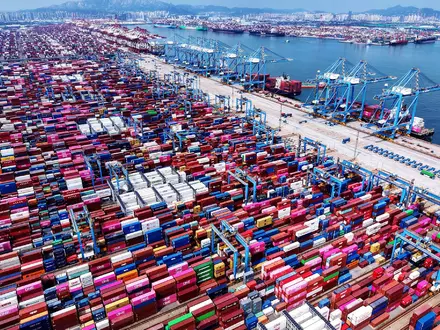 Exporte helfen, Chinas Konjunkturmotor am Laufen zu halten. (Symbolbild) - Foto: Uncredited/CHINATOPIX via AP/dpa