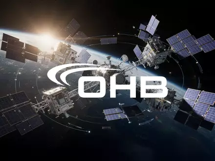 Hochmoderne Satelliten im Erdorbit symbolisieren Fortschritt in der Raumfahrt und Kommunikationstechnologie. - Foto: über boerse-global.de