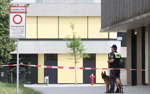 Bei dem Angriff am Welfen-Gymnasium waren zwei 13 Jahre alte Schülerinnen schwer verletzt worden. (Archivbild) - Foto: Karl-Josef Hildenbrand/dpa