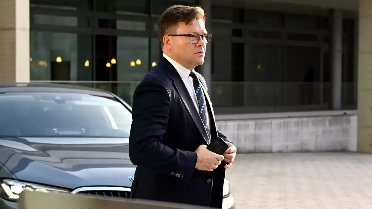 Bundesumweltminister Carsten Schneider bekräftigte jüngst, an der Reduzierung der Methanemissionen festhalten zu wollen. (Archivbild) - Bild: Ansgar Haase/dpa