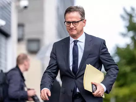 Gesundheitsminister Linnemann hat im Bundeskabinett grünes Licht für seine Pflegestrukturkommission erhalten. (Archivbild) - Foto: Michael Kappeler/dpa