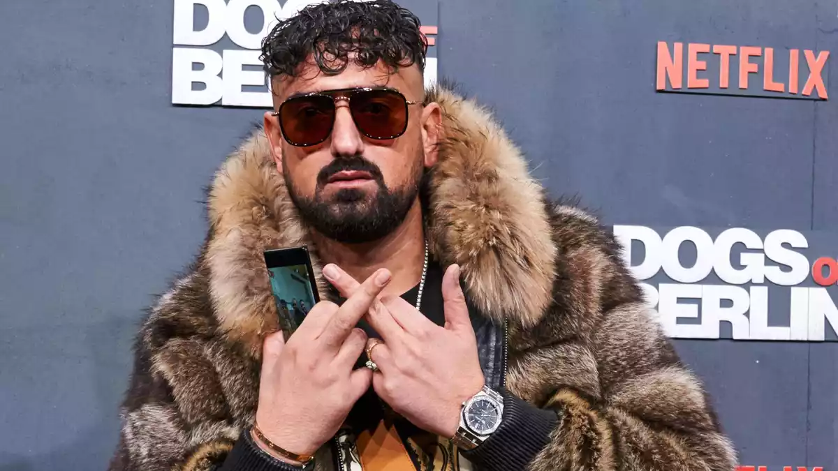 Rapper Aykut Anhan - alias Haftbefehl - musste Konzerte absagen. (Archivbild) - Bild: Annette Riedl/dpa