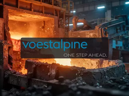 Abstrakte Aufnahme einer modernen Stahlgießerei mit glühendem Metall in industrieller Umgebung. - Foto: über boerse-global.de