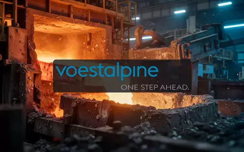 Abstrakte Aufnahme einer modernen Stahlgießerei mit glühendem Metall in industrieller Umgebung. - Foto: über boerse-global.de