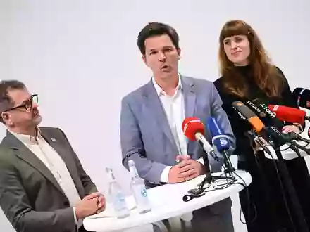 Die Spitzen von Linke, Grünen und SPD sprechen schon länger über eine Regierungsbildung, der Prozess ist äußest mühsam. (Archivbild) - Foto: Annette Riedl/dpa