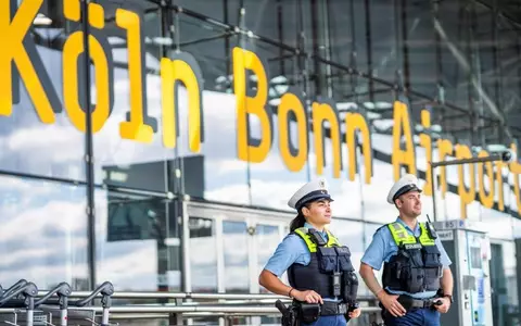 BPOL NRW: Entspannt in den Herbsturlaub: Die Bundespolizei gibt Tipps zum Ferienstart am Flughafen Köln/Bonn - Foto: presseportal.de