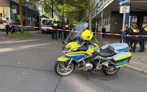 Die Polizei war rund um den Tatort im Großeinsatz. - Foto: Justin Brosch/dpa
