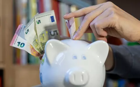 Kinder sollen künftig Geld vom Staat bekommen, um Vermögen fürs Alter aufzubauen. (Illustration) - Foto: Hendrik Schmidt/dpa