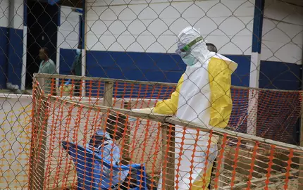 Die Nachverfolgung von Kontakten ist in der Ebola-Bekämpfung elementar. - Foto: Sebastien Kitsa Musayi/AP/dpa