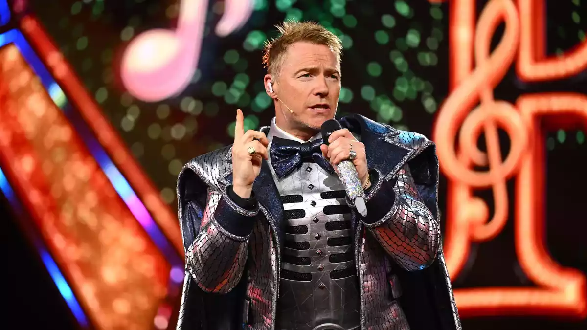 Ronan Keating sang bei «The Masked Singer» einen eigenen Song. - Bild: Willi Weber/Joyn/dpa
