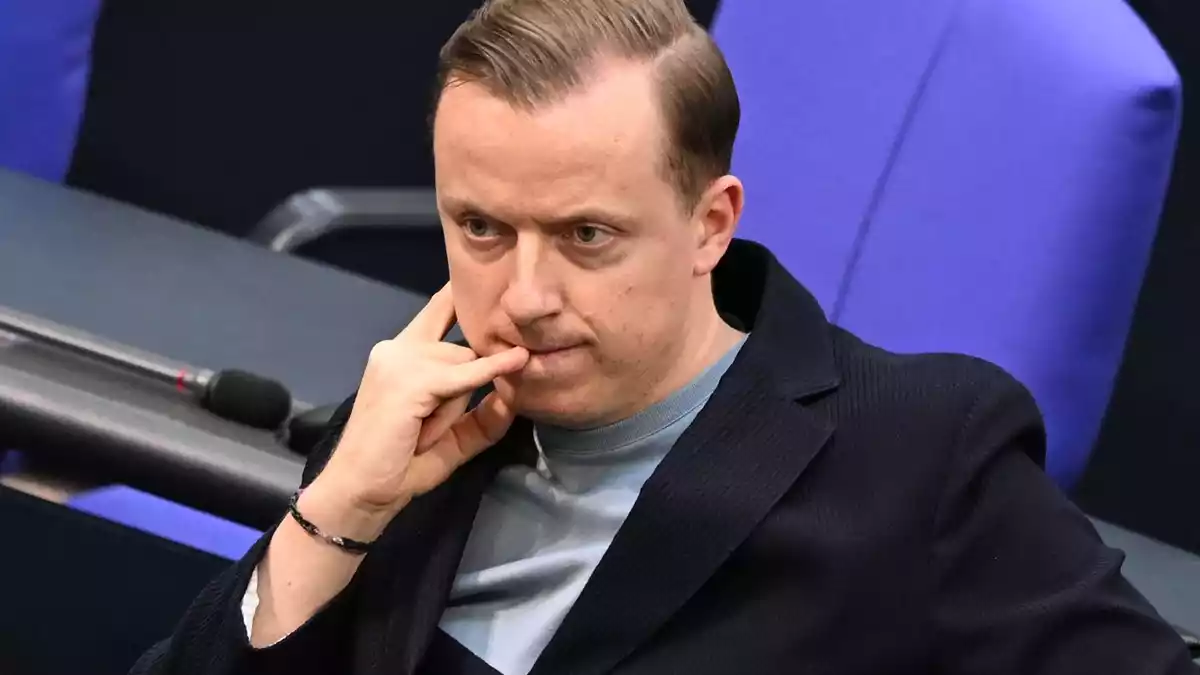 Der Bundestag hob die Immunität des SPD-Abgeordneten Adis Ahmetovic auf. (Archivbild) - Bild: Michael Brandt/dpa
