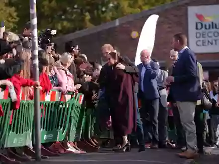 Harry und Meghan sind zurück in der britischen Öffentlichkeit. - Foto: Joe Giddens/PA Wire/dpa