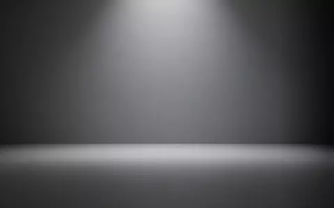 Eine minimalistische, graue Fläche unter sanftem Licht, die eine leere, bildlose Vorstellungswelt symbolisiert. - Foto: über boerse-global.de