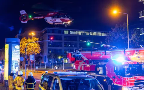 Bei der Rettung des 14-Jährigen war auch ein Hubschrauber im Einsatz. (Archivbild) - Foto: Jan Ohmen/dpa