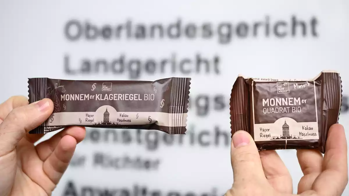 Wacker hat den Haferriegel «Monnemer Quadrat Bio» zeitweise aus dem Sortiment genommen und durch den «Monnemer Klageriegel» ersetzt - wegen drohender Schadenersatzforderungen. - Bild: Bernd Weißbrod/dpa