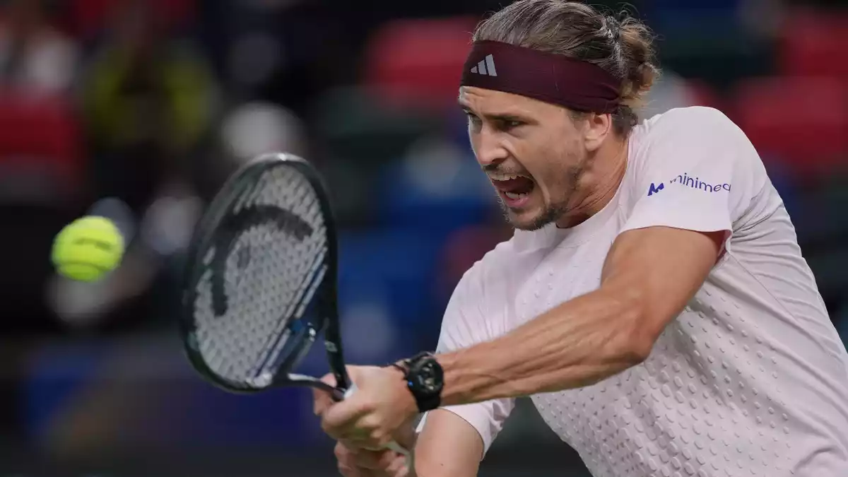 Alexander Zverev steht im Halbfinale von Shanghai. (Archivbild) - Bild: Andy Wong/AP/dpa
