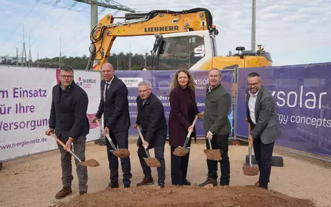 Baustart für Deutschlands größten netzdienlichen Batteriespeicher / N-ERGIE Netz GmbH und MaxSolar starten Zukunftsprojekt in Ansbach - Foto: presseportal.de