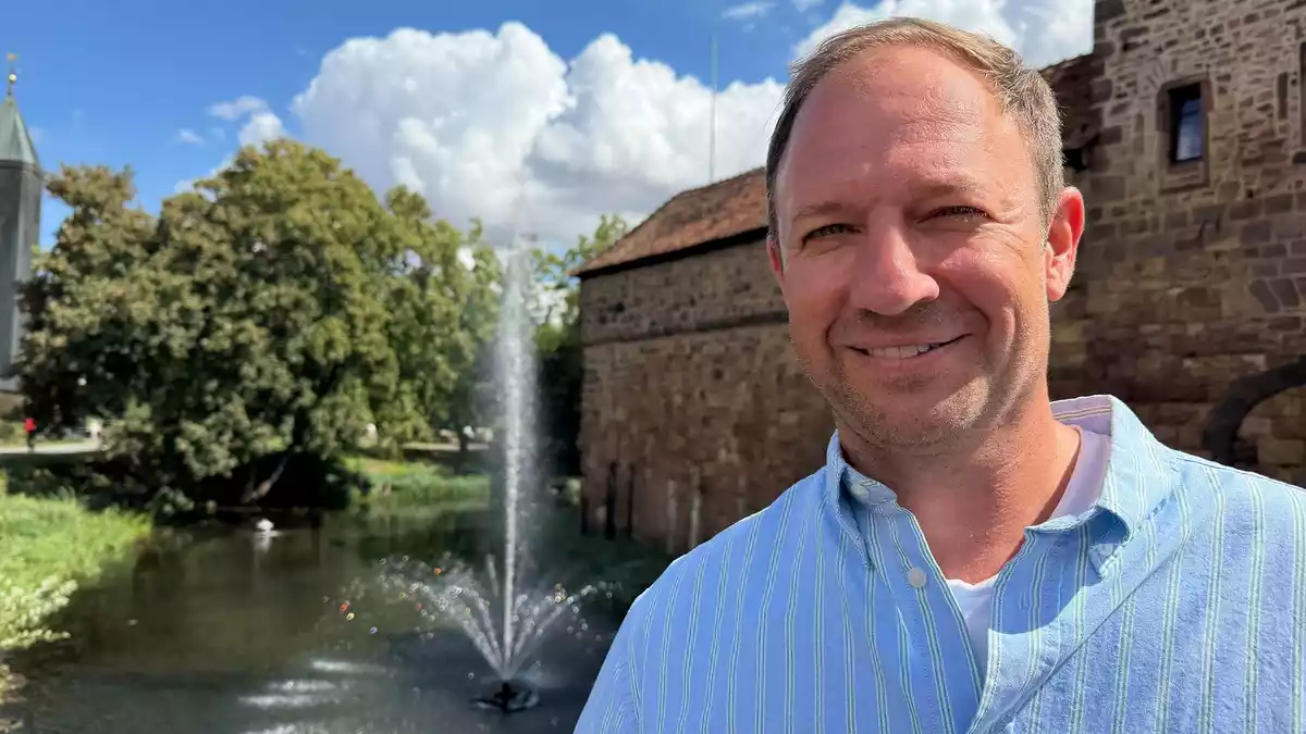 Bad Vilbel überrascht: Tobi Kämmerer entdeckt kreative Seiten der Quellenstadt - Bild: presseportal.de