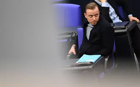 Gegen den 33-jÀhrigen Ahmetovic werde wegen des Tatvorwurfs der Beihilfe zu wettbewerbsbeschrÀnkenden Absprachen bei Ausschreibungen in Tateinheit mit Verletzung von GeschÀftsgeheimnissen ermittelt, sagte ein Sprecher der Staatsanwaltschaft Hannover der Deutschen Presse-Agentur. (Archivbild) - Foto: Michael Brandt/dpa