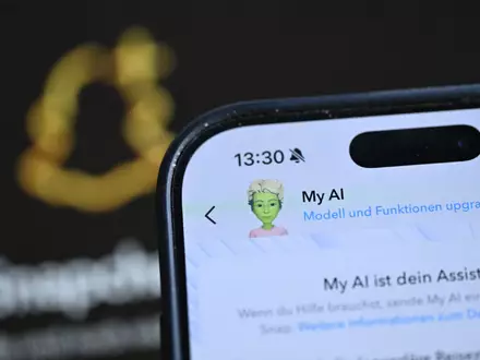Wer Snapchat nutzt, kann auf den KI-Assistenten «My AI» zugreifen. - Foto: Wolf von Dewitz/dpa