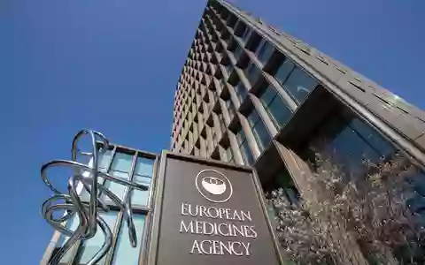 Die Europäische Arzneimittel-Agentur hat eine Empfehlung ausgesprochen. (Archivbild) - Foto: Peter Dejong/AP/dpa