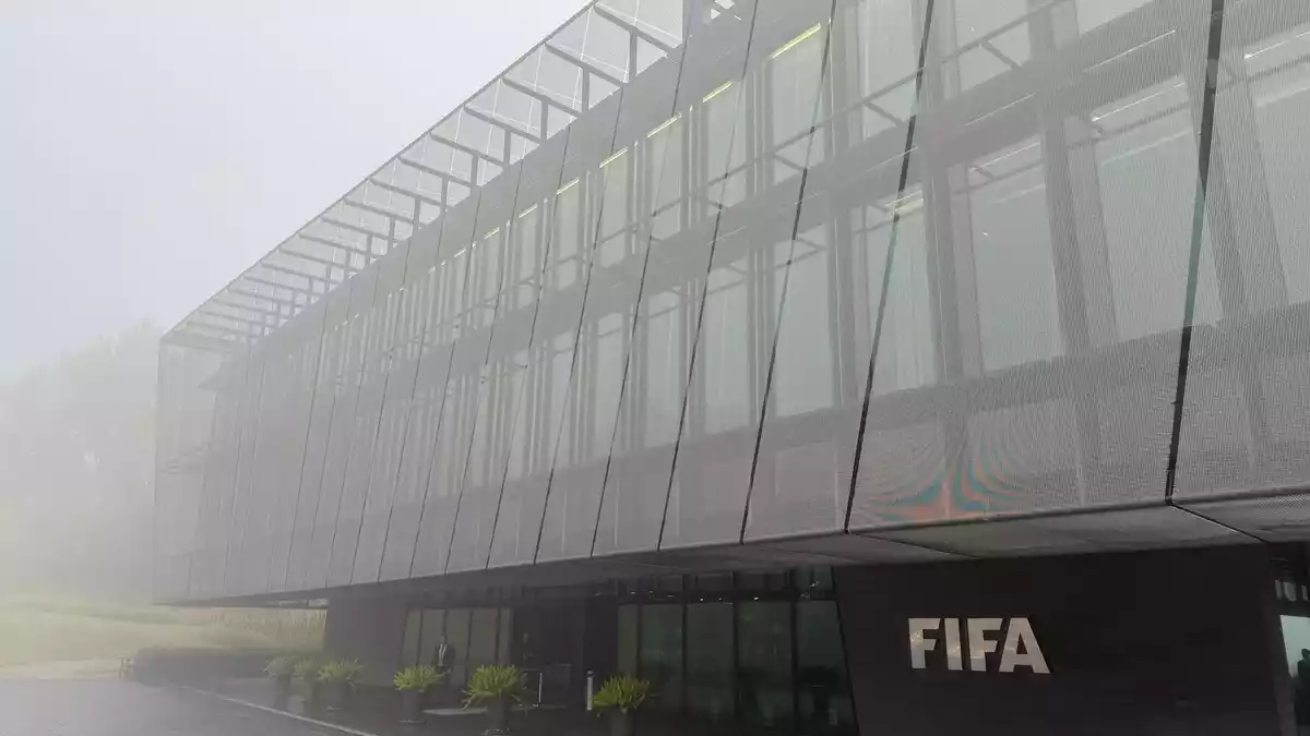 In der FIFA-Zentrale kam das Council des Weltverbandes zu Beratungen zusammen.  - Bild: Arne Richter/dpa
