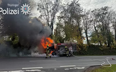 LPI-NDH: Technischer Defekt - Feuerwehrfahrzeug ausgebrannt - Foto: presseportal.de