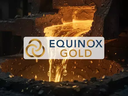 Flüssiges Gold in einer dunklen Gießerei als Symbol für die Erholung des Edelmetallmarktes. - Foto: über boerse-global.de