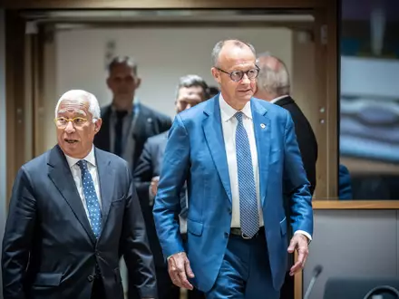 António Costa will in einigen Wochen einen neuen Vorschlag im EU-Haushaltsstreit vorlegen. Er muss damit unter anderem Kanzler Friedrich Merz überzeugen. (Archivbild)  - Foto: Michael Kappeler/dpa
