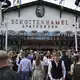 Auch um die Schottenhamel-Festhalle, in der traditionell das erste Fass angestochen wird, wurde gestritten. (Archivbild) - Bild: Felix Hörhager/dpa