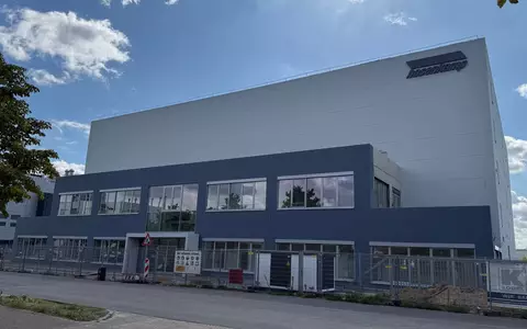 Hasenkamp eröffnet neues Kunstdepot im Rhein-Main-Gebiet / Neubau in Mörfelden-Walldorf bietet 12.000 Quadratmeter Lagerfläche für Kunst und Kulturgut - Foto: presseportal.de